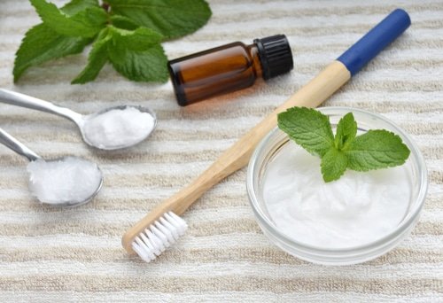 Recette de Dentifrice Solide Fraîcheur à la Menthe Poivrée & au Bicarbonate de Soude