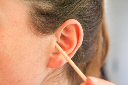 Cure-Oreille en Bois - QUALICO