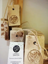 Charger l&#39;image dans la galerie, Tranche de savon artisanale 100% Huile d&#39;Olive avec Cordelette en Sisal - L&#39;Arbre à Savon
